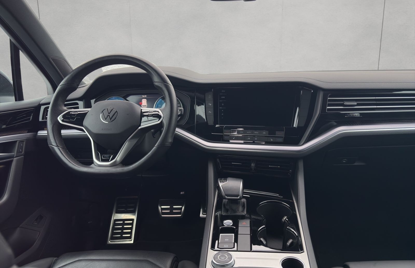 Volkswagen Touareg R-Line 3.0l TDI V6 4Motion ACC AHK NAVI foto 13