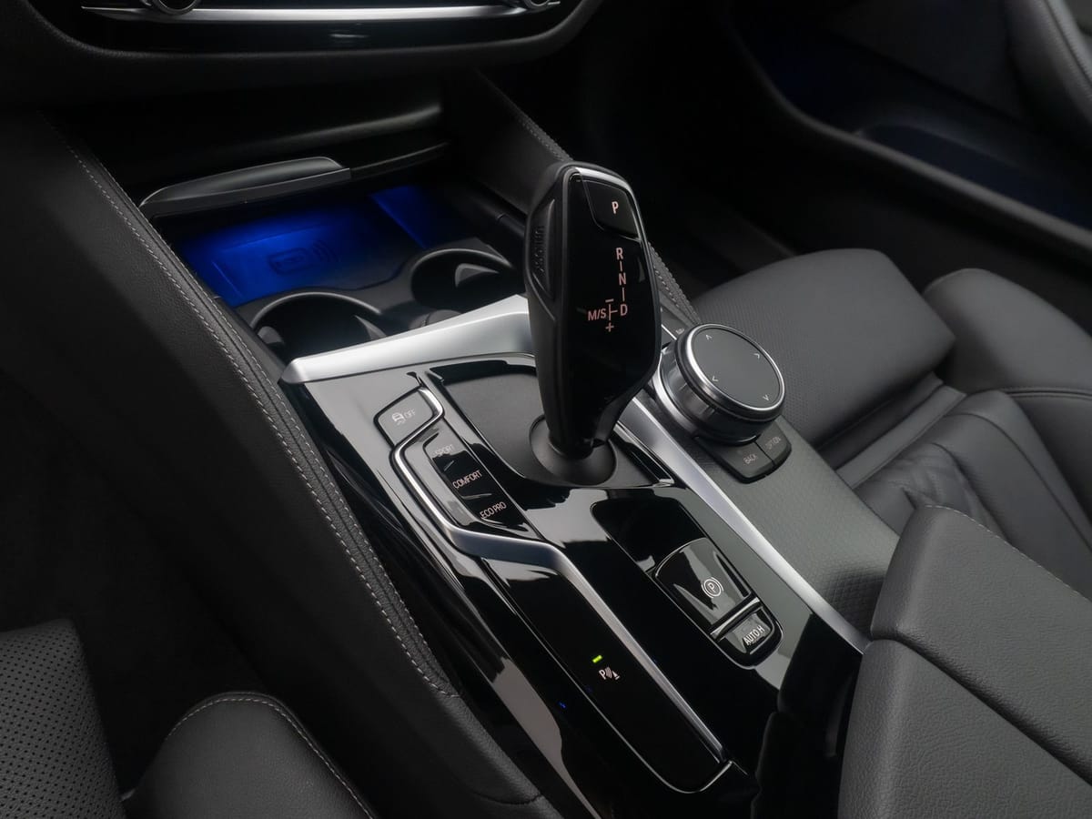 BMW 530i M Sport Kamera HUD DAB Alarm HiFi 4xKlima foto 23