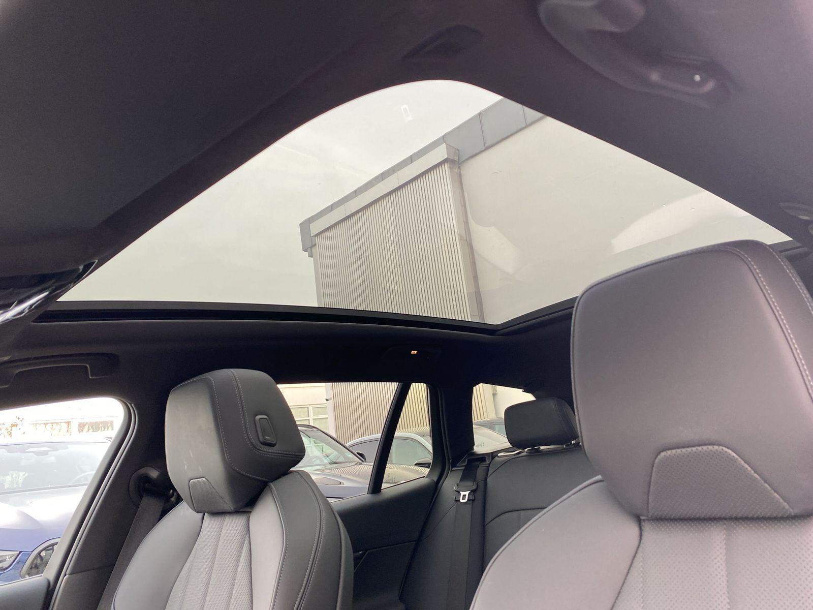 BMW i5 eDrive40 Touring 522€ netto/mtl.*M Sportpaket foto 22