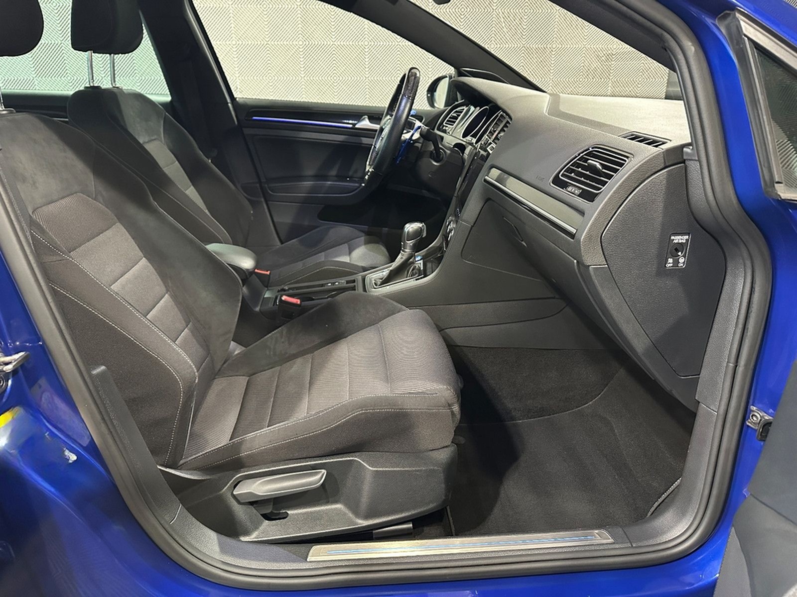 Volkswagen Golf 7 Variant R 4M*DYNAUDIO*LED-PANO-ACC-R.KAM foto 15