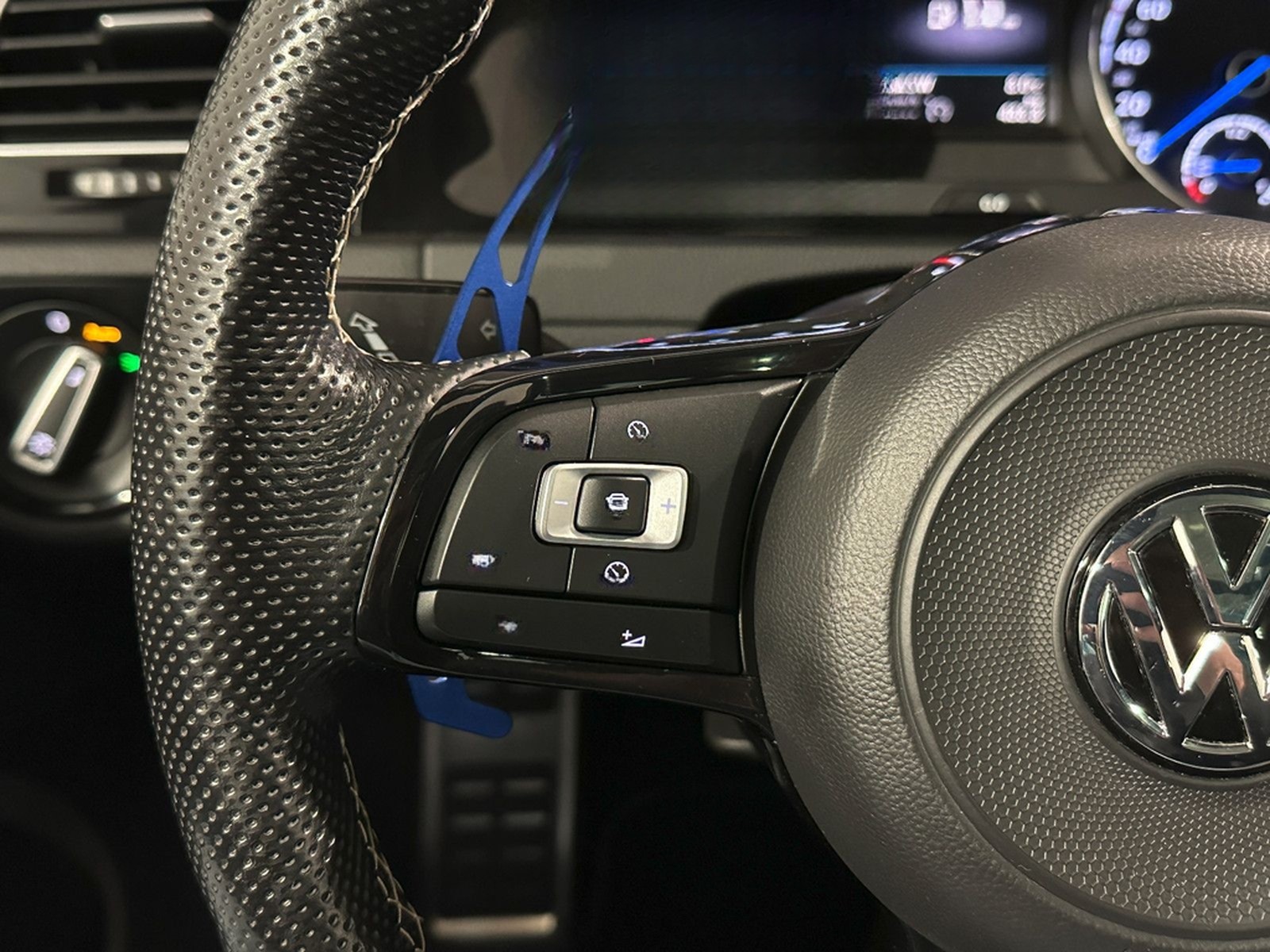 Volkswagen Golf 7 Variant R 4M*DYNAUDIO*LED-PANO-ACC-R.KAM foto 28