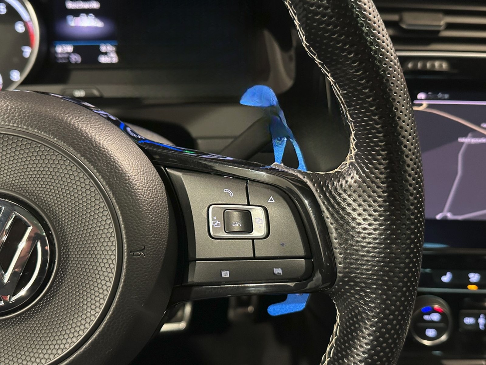 Volkswagen Golf 7 Variant R 4M*DYNAUDIO*LED-PANO-ACC-R.KAM foto 30