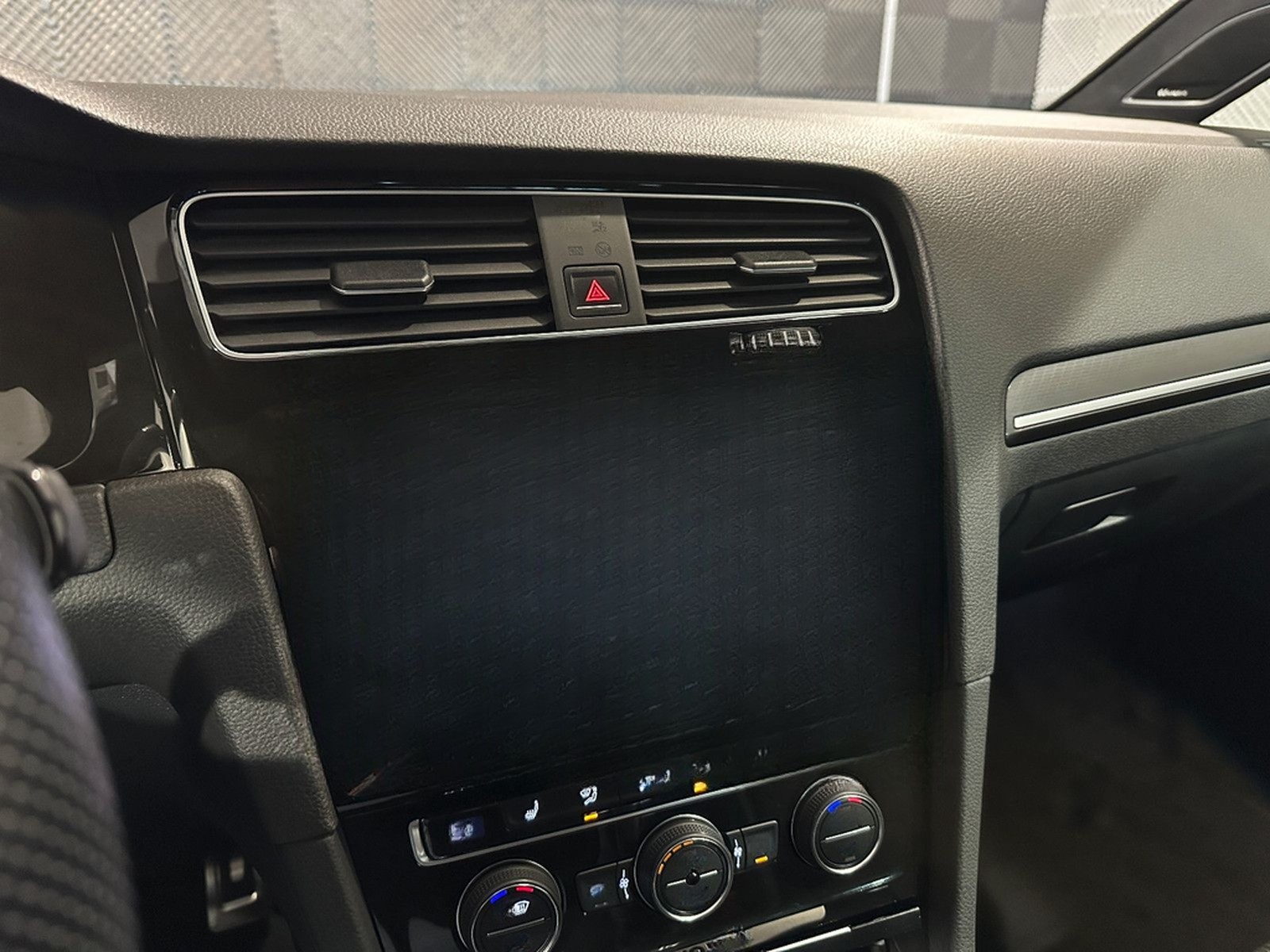 Volkswagen Golf 7 Variant R 4M*DYNAUDIO*LED-PANO-ACC-R.KAM foto 32
