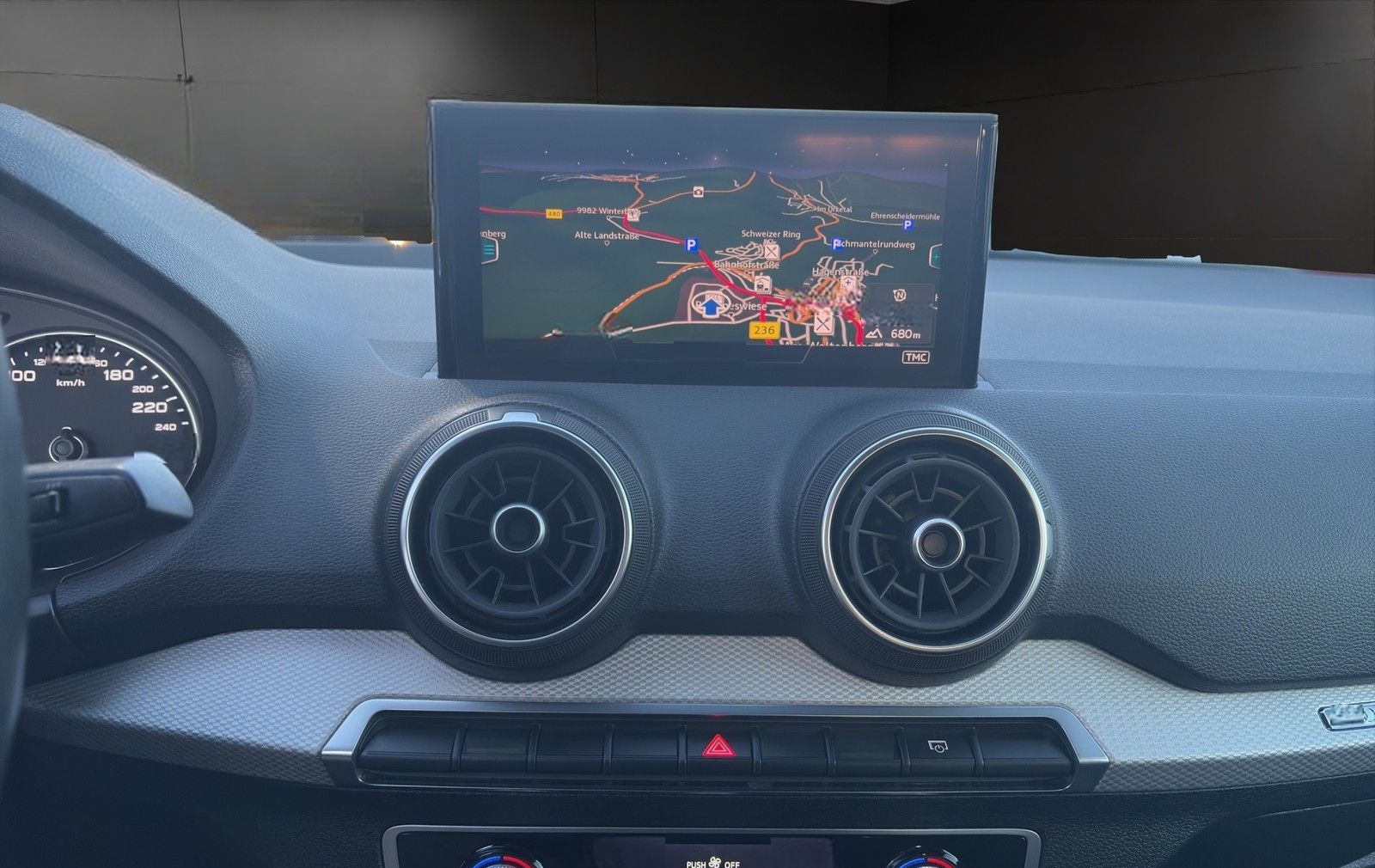 Audi Q2 35 TFSI s-tronic LED+Tempomat+Navi foto 12