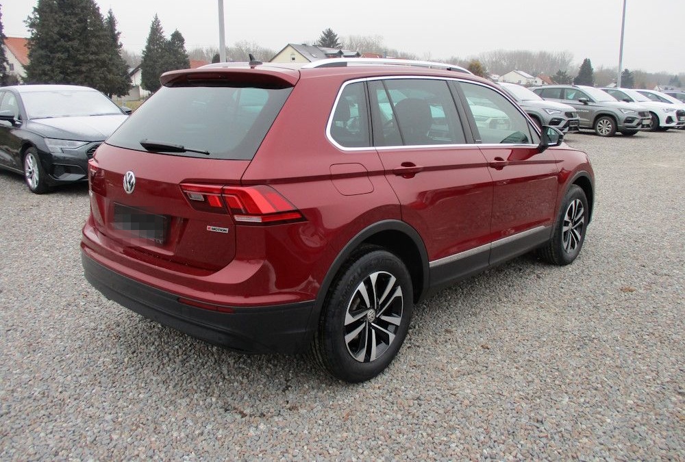 Volkswagen Tiguan 2.0 TDI SCR DSG 4M IQ.DRIVE AHK Navi foto 5