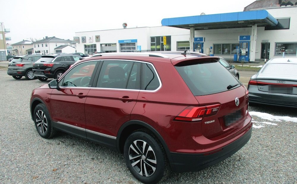 Volkswagen Tiguan 2.0 TDI SCR DSG 4M IQ.DRIVE AHK Navi foto 7