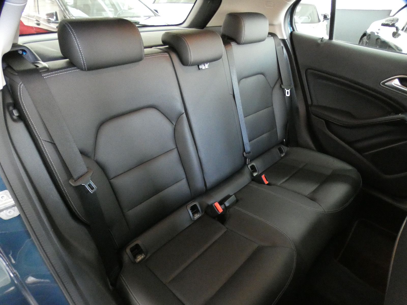 Mercedes-Benz GLA 220 4MATIC*LED*OFFROAD PAKET*AHK*NAVI foto 13