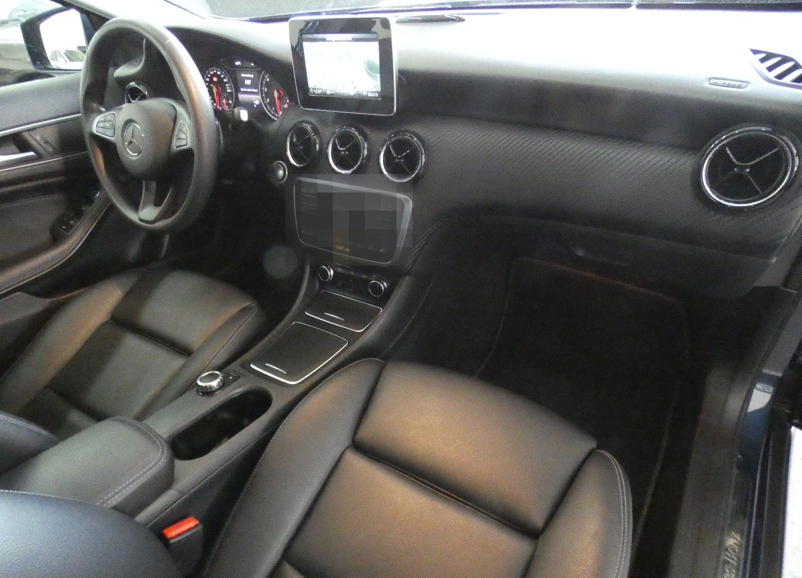 Mercedes-Benz GLA 220 4MATIC*LED*OFFROAD PAKET*AHK*NAVI foto 10