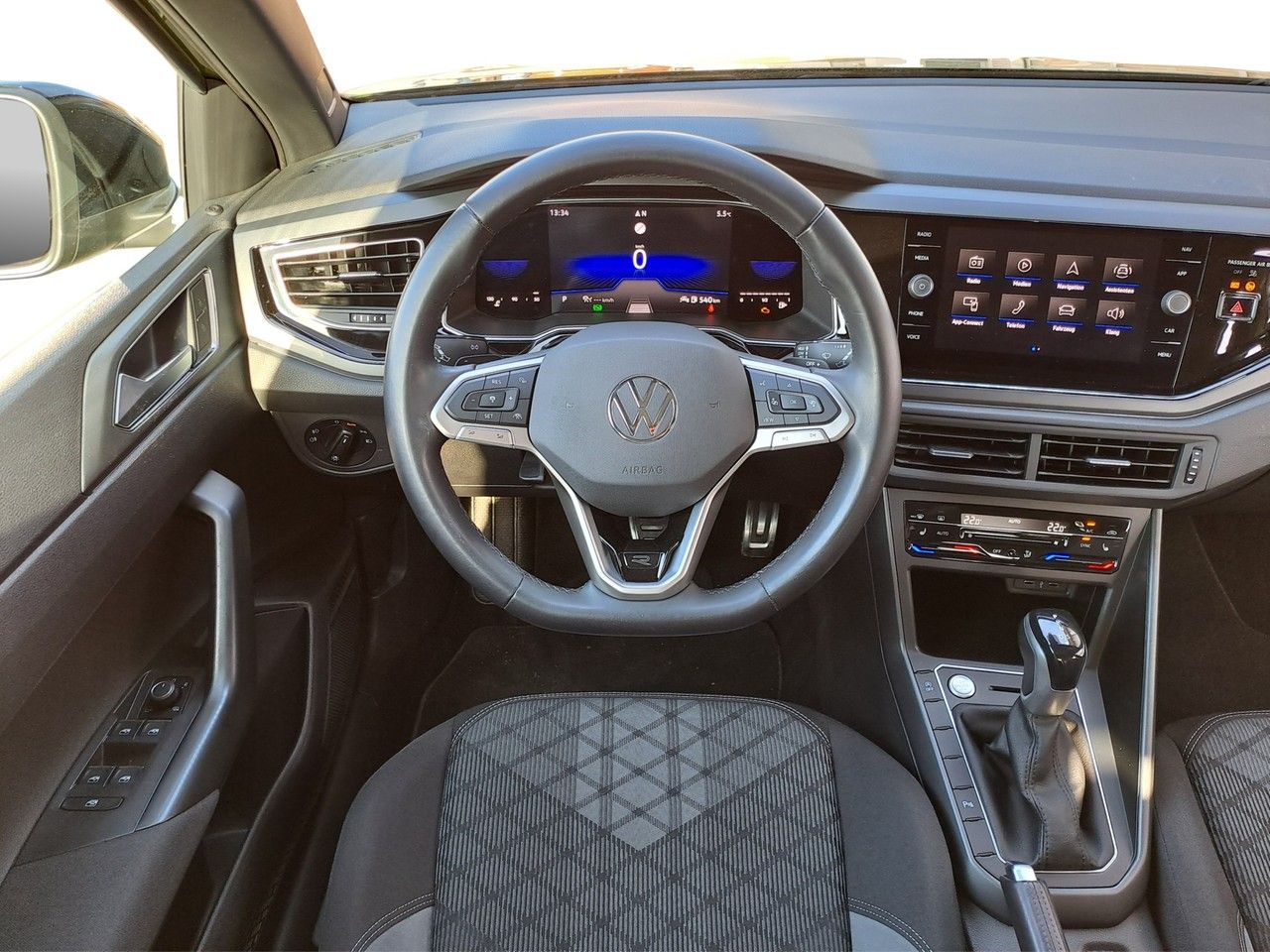 Volkswagen Taigo 1.5 TSI DSG R-Line, ACC, APP, Navi, Pano foto 7