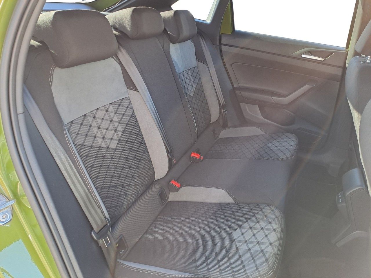Volkswagen Taigo 1.5 TSI DSG R-Line, ACC, APP, Navi, Pano foto 9