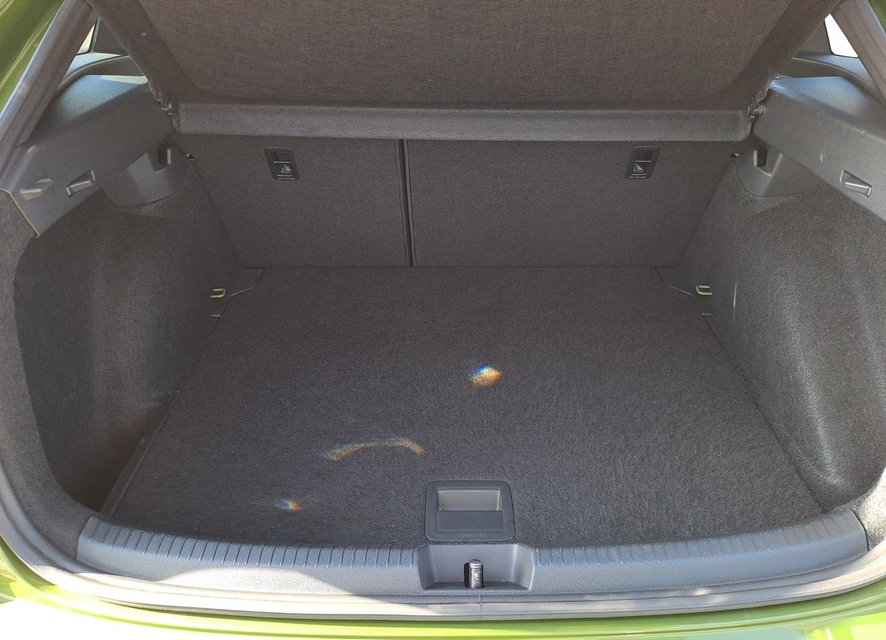 Volkswagen Taigo 1.5 TSI DSG R-Line, ACC, APP, Navi, Pano foto 10