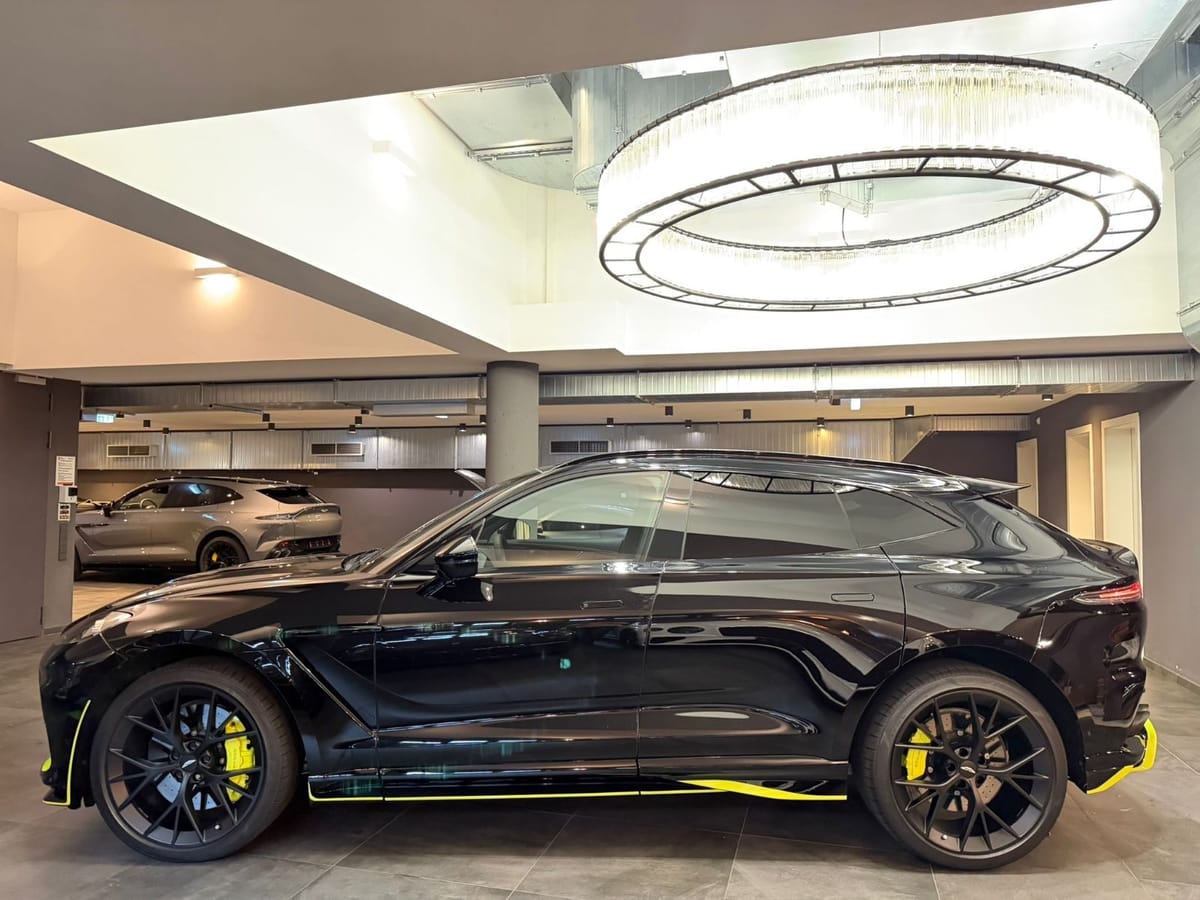 Aston Martin DBX 707 SPECIAL AMR 24 F1  2025 FACELIFT foto 2