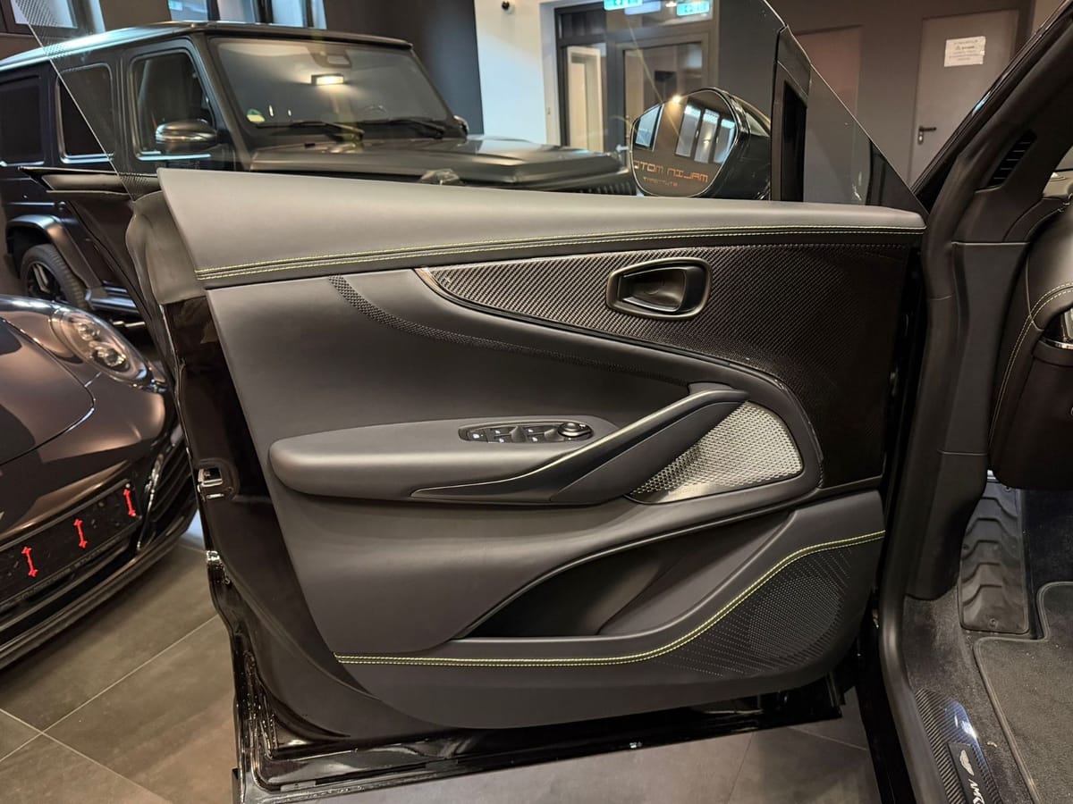 Aston Martin DBX 707 SPECIAL AMR 24 F1  2025 FACELIFT foto 13