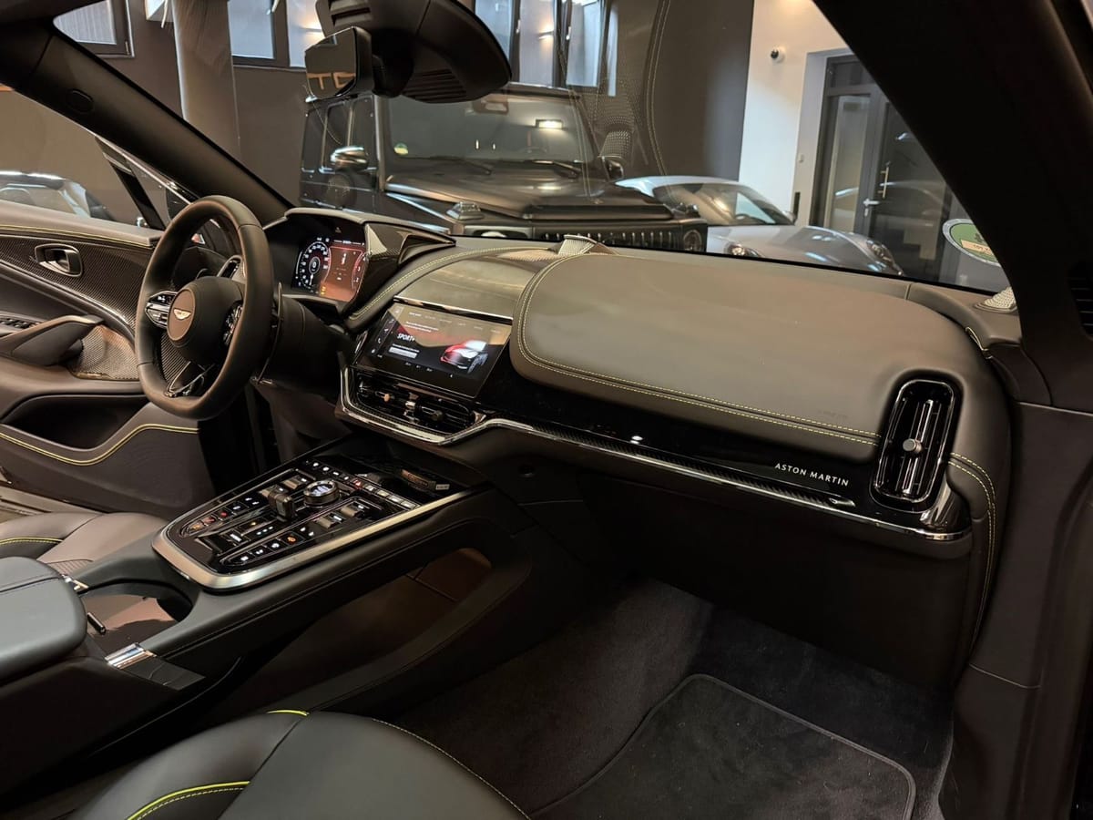Aston Martin DBX 707 SPECIAL AMR 24 F1  2025 FACELIFT foto 16