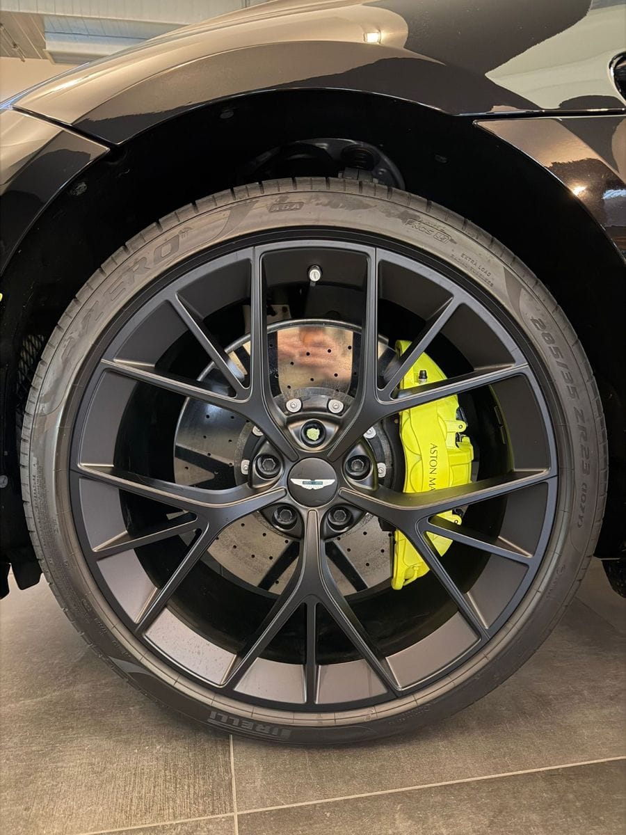 Aston Martin DBX 707 SPECIAL AMR 24 F1  2025 FACELIFT foto 18