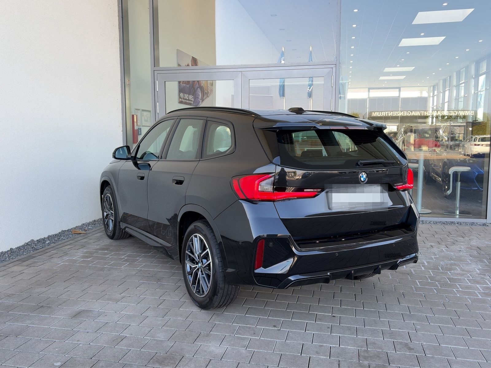 BMW X1 xDrive23i M Sportpaket HUD.Park+.Navi.DriveA. foto 4