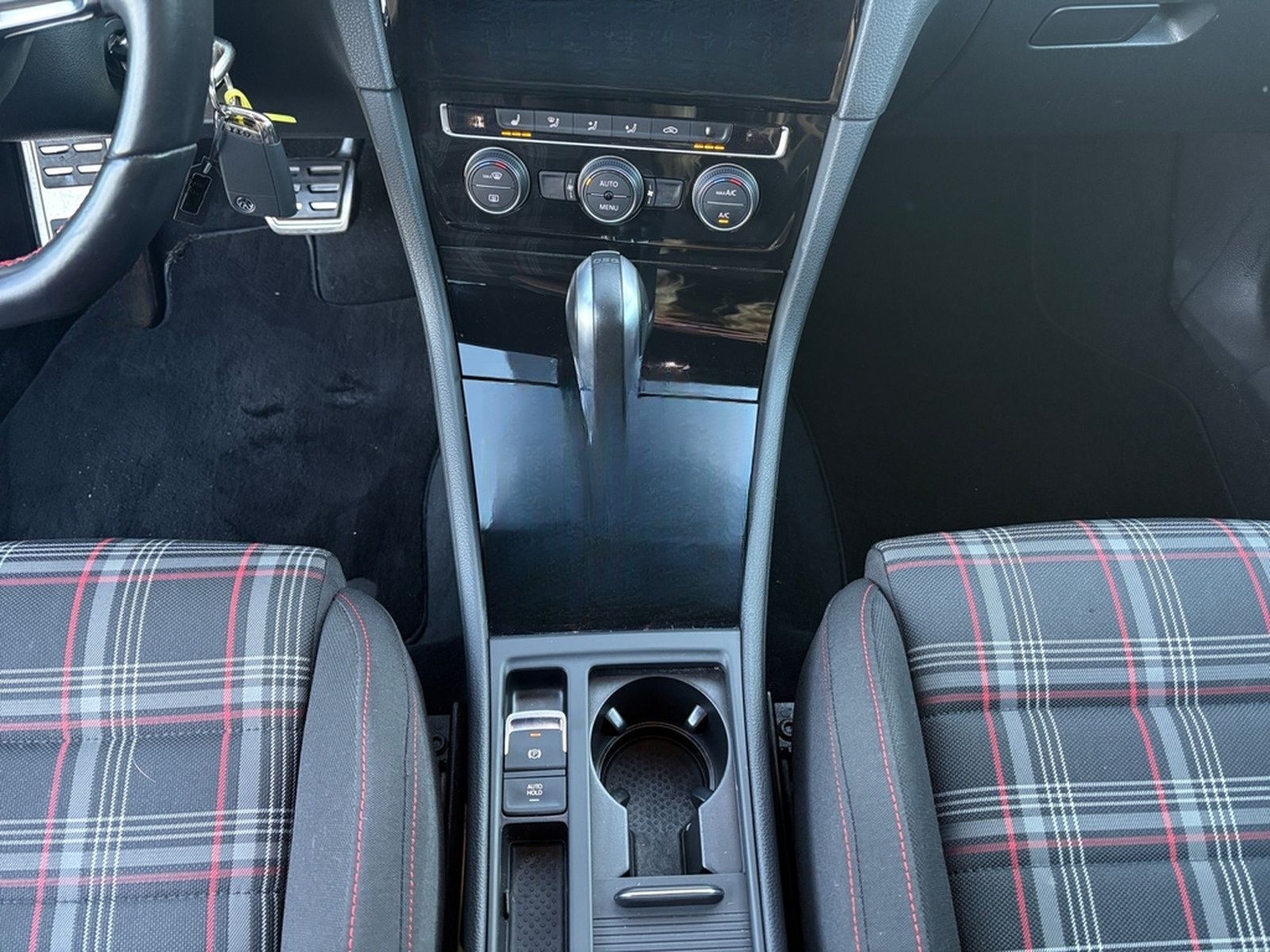 Volkswagen Golf GTI Performance 2,0 TSI DSG Dynaudio LED foto 15