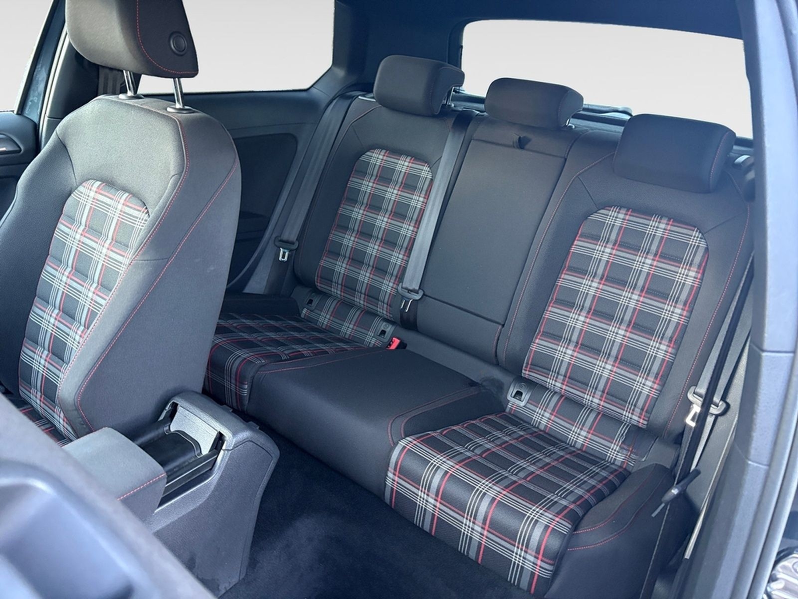 Volkswagen Golf GTI Performance 2,0 TSI DSG Dynaudio LED foto 9