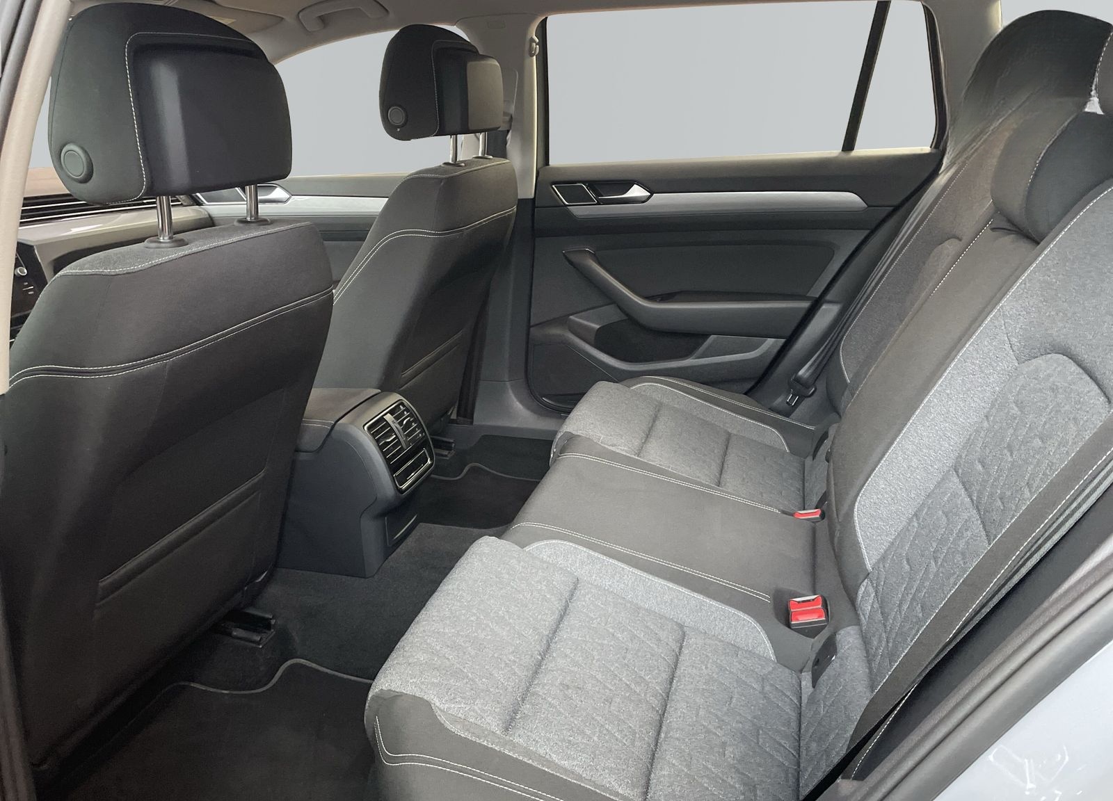 Volkswagen Passat 2.0 TDI Business*SHZ*Tempomat*DAB*LED foto 9