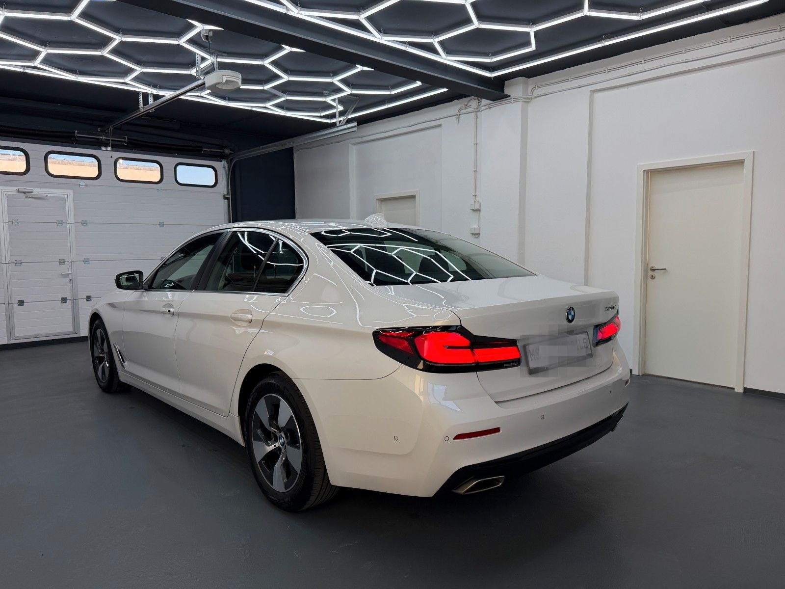 BMW 520 d *HEAD UP*LIMOSINE*MINERAL WEISS* foto 2
