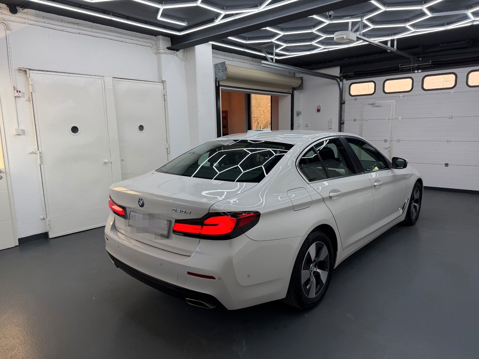 BMW 520 d *HEAD UP*LIMOSINE*MINERAL WEISS* foto 3