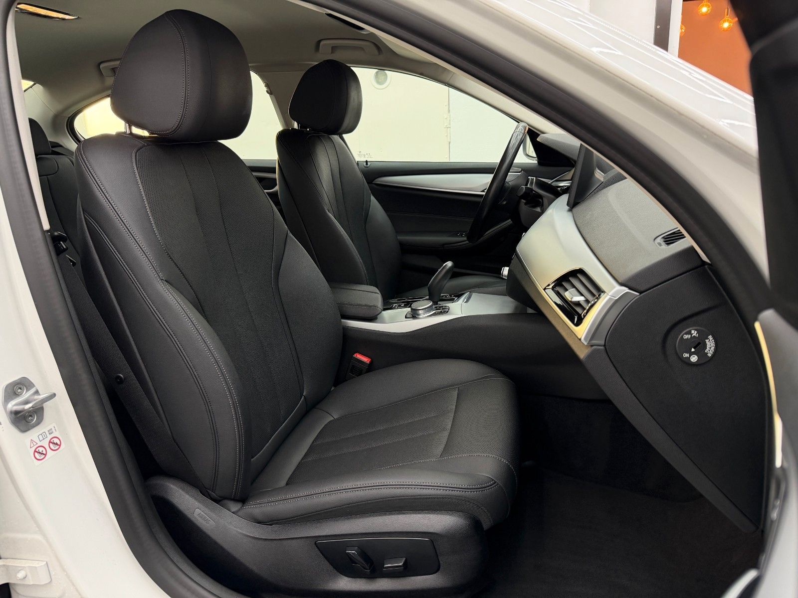 BMW 520 d *HEAD UP*LIMOSINE*MINERAL WEISS* foto 7