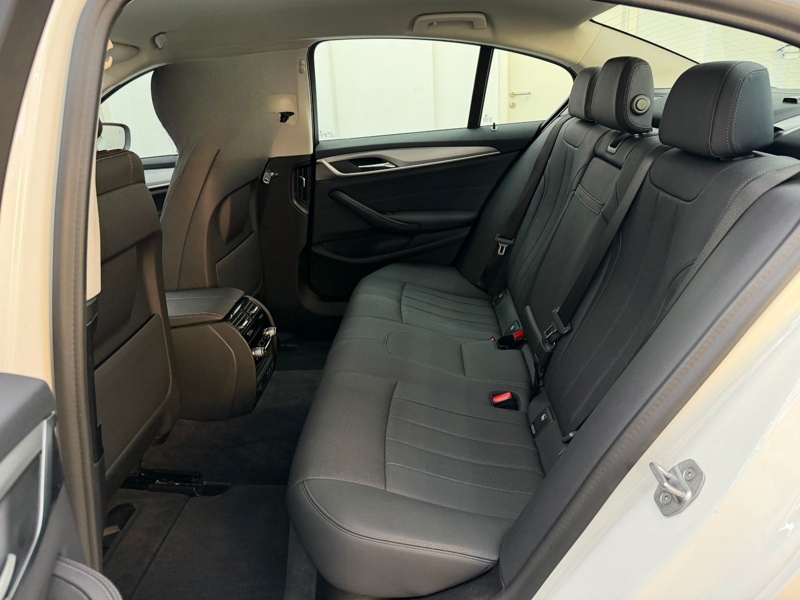 BMW 520 d *HEAD UP*LIMOSINE*MINERAL WEISS* foto 8