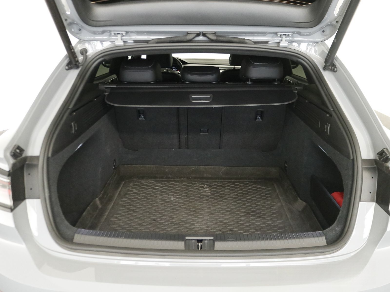 Volkswagen Arteon Shooting Brake 2.0 TSI R-Line NaviPro IQ. foto 25