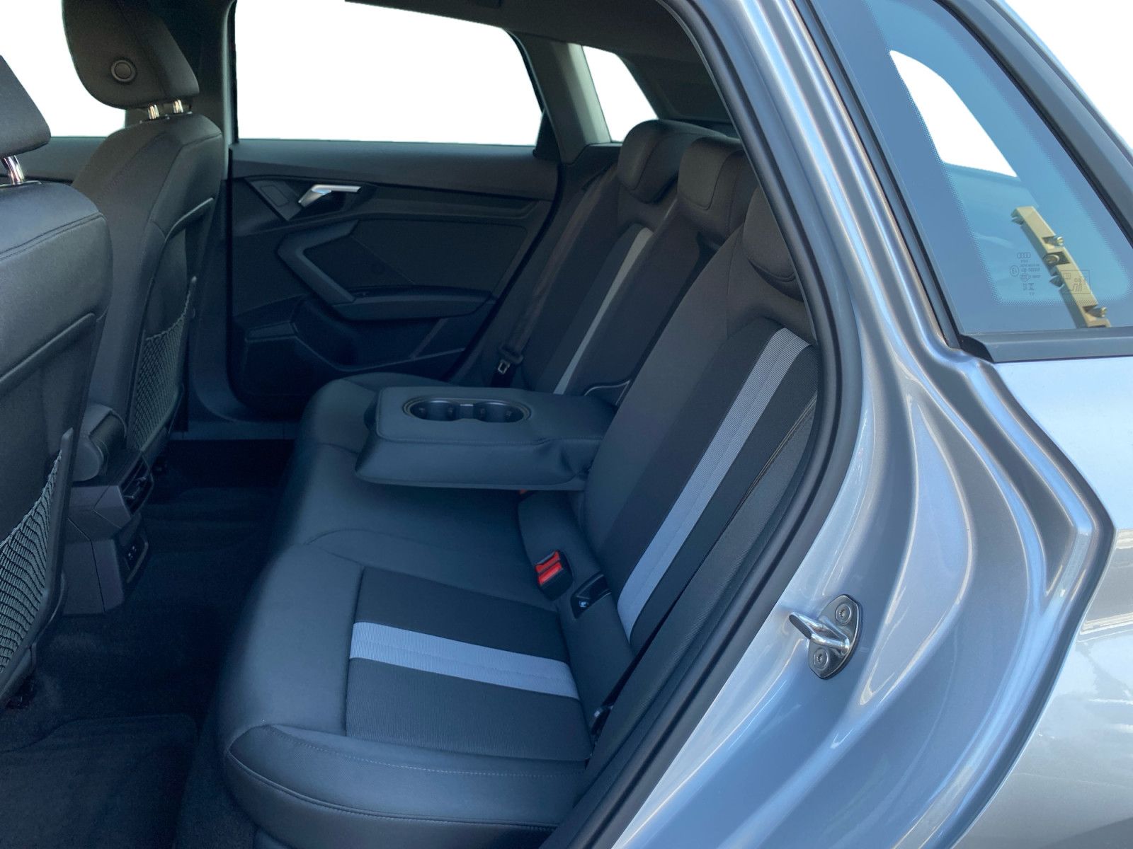 Audi A3 Sportback 30TDI Einparkh. LED Navi SHZ Virtua foto 11