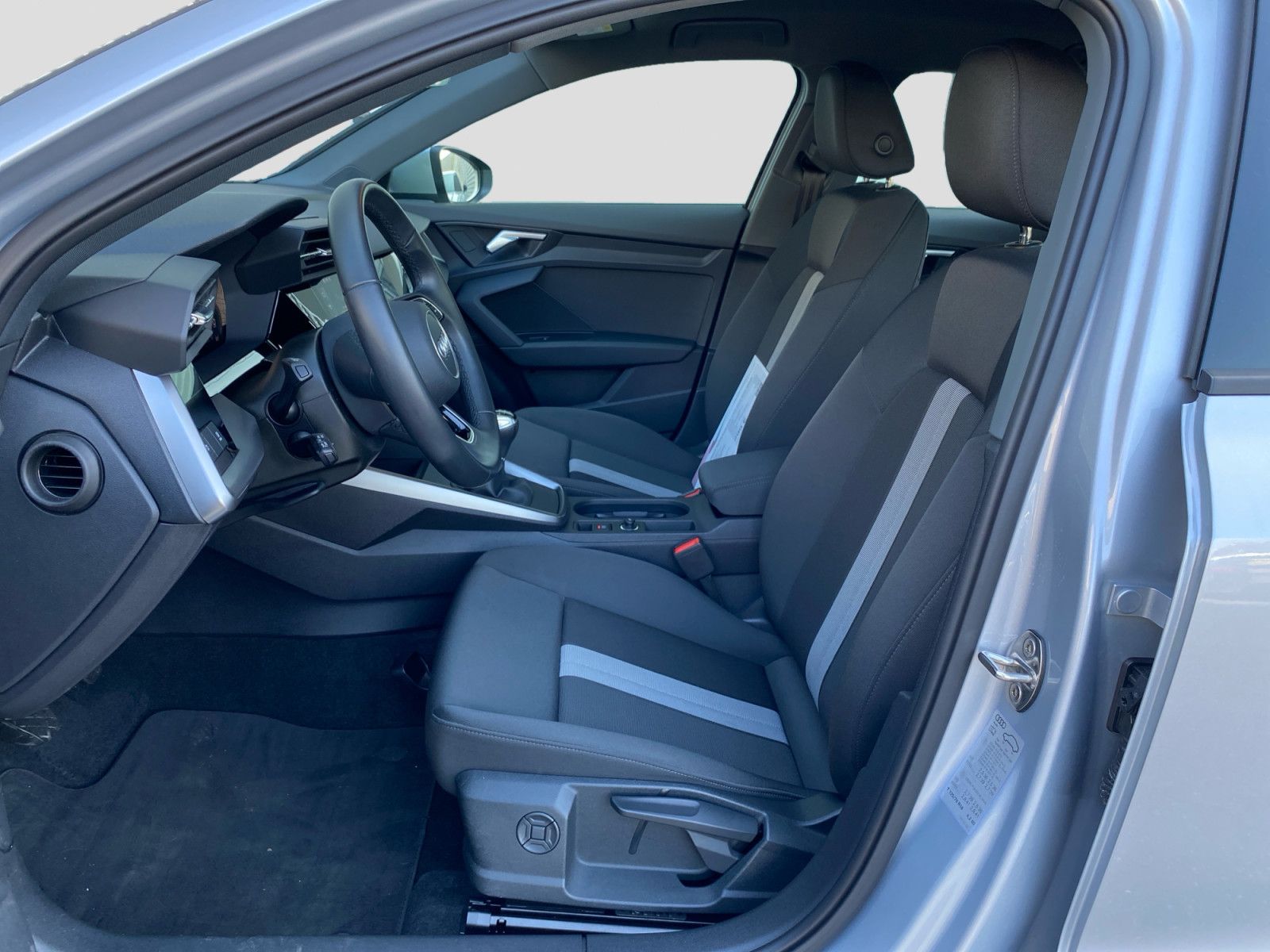 Audi A3 Sportback 30TDI Einparkh. LED Navi SHZ Virtua foto 10