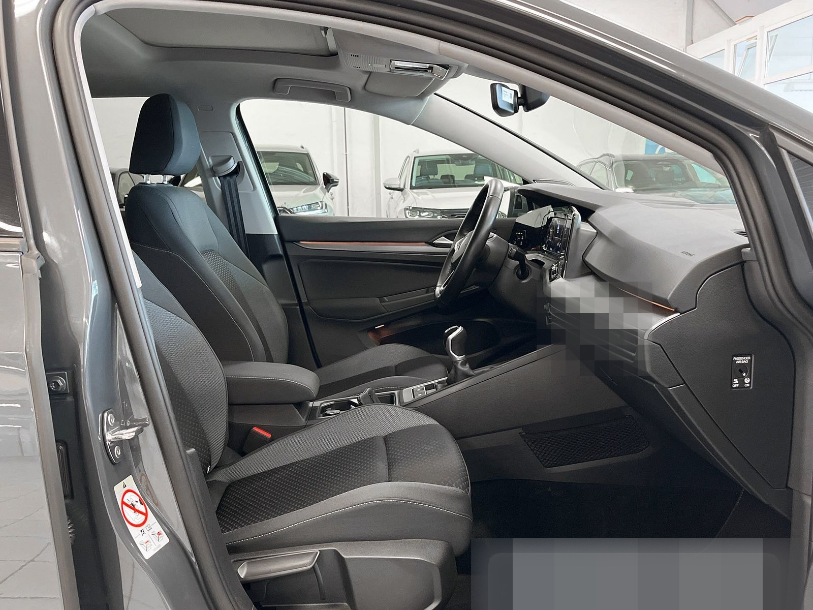 Volkswagen Golf VIII 1.5 TSI Active Pano Standheizung Navi foto 5