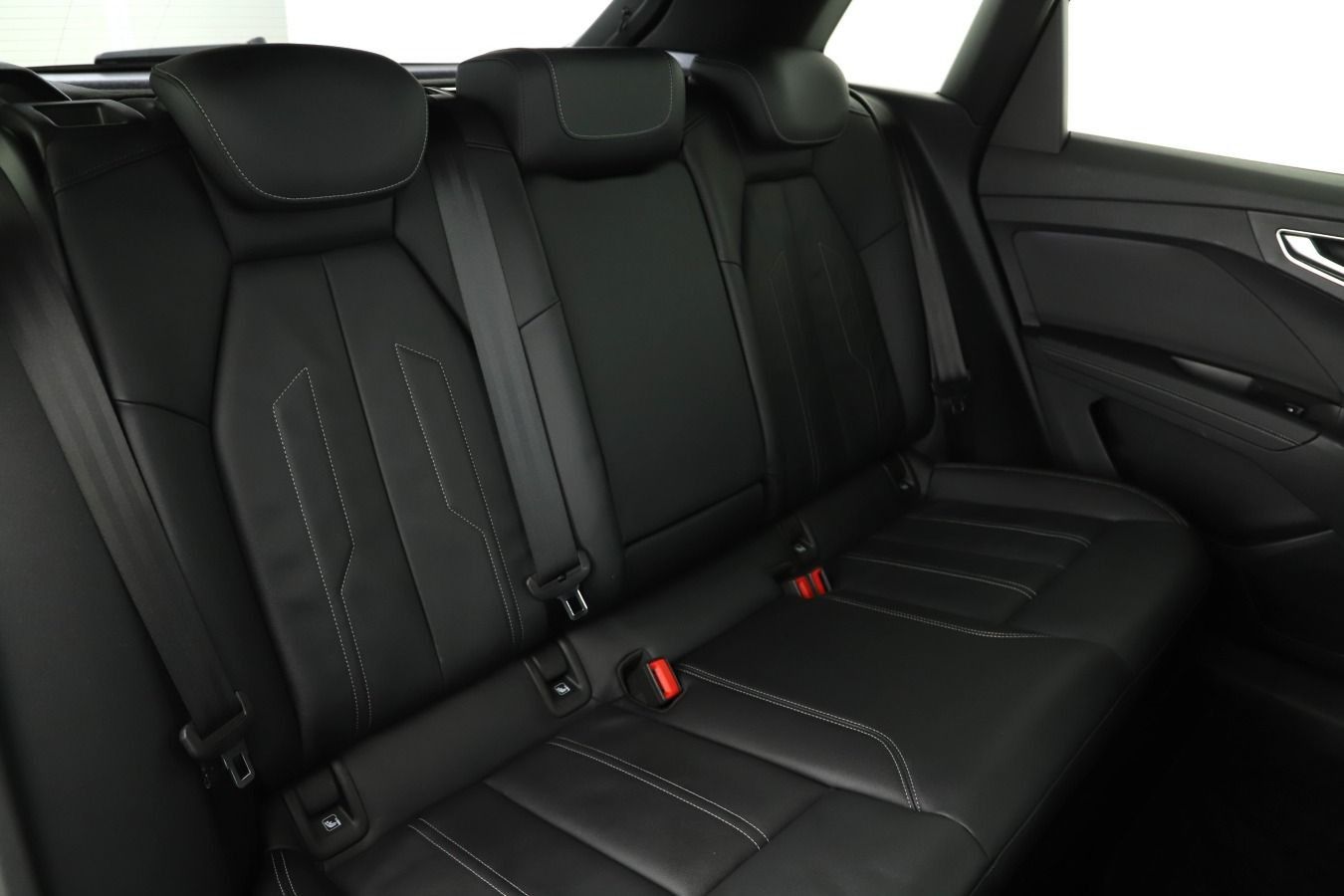 Audi Q4 e-tron 40 S-Line LED/ACC/HuD/Kamera/Navi/AHK foto 6