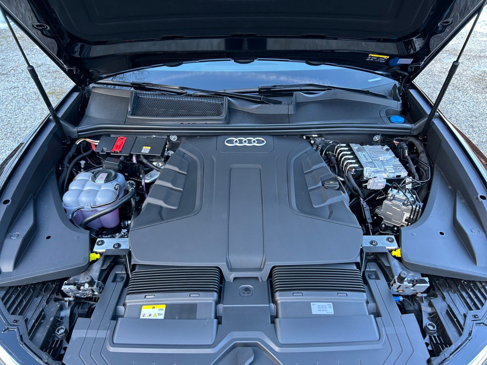 Audi Q8 SUV TDI quattro S line MATRIX PANO AHK Luftf. foto 19