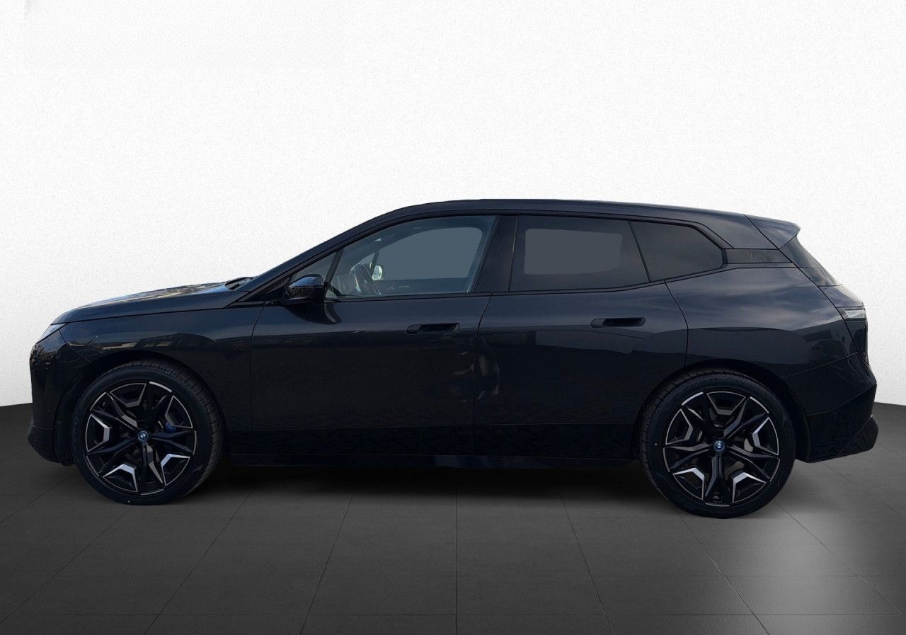 BMW iX xDrive40 Sport Pano SiHz LASER Harman DrAssPr foto 11