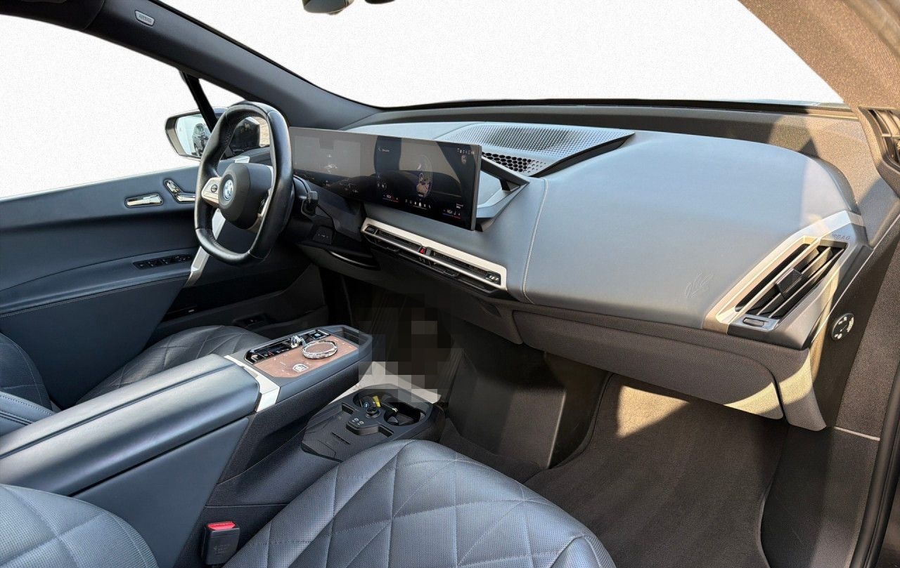 BMW iX xDrive40 Sport Pano SiHz LASER Harman DrAssPr foto 13