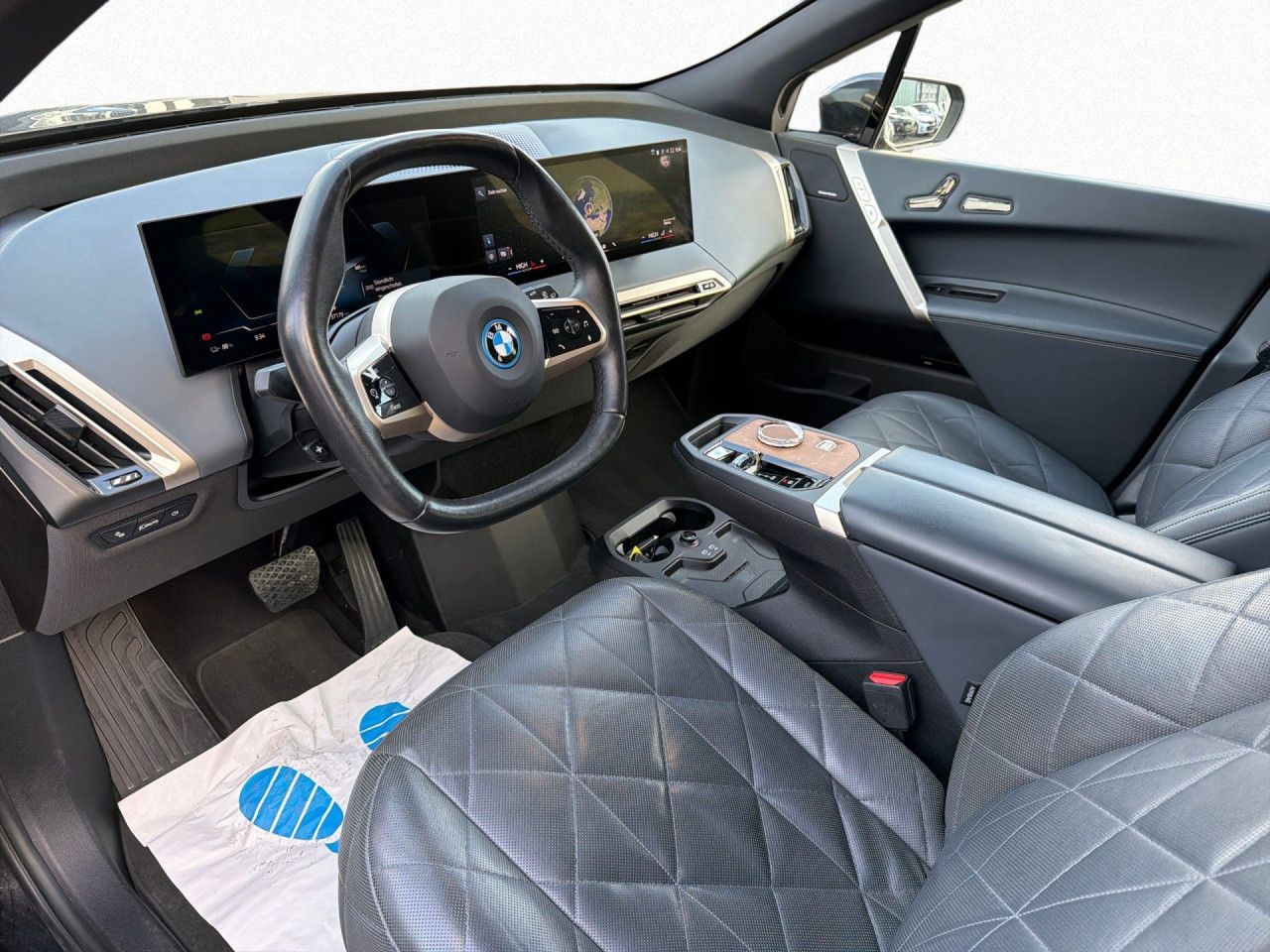 BMW iX xDrive40 Sport Pano SiHz LASER Harman DrAssPr foto 16