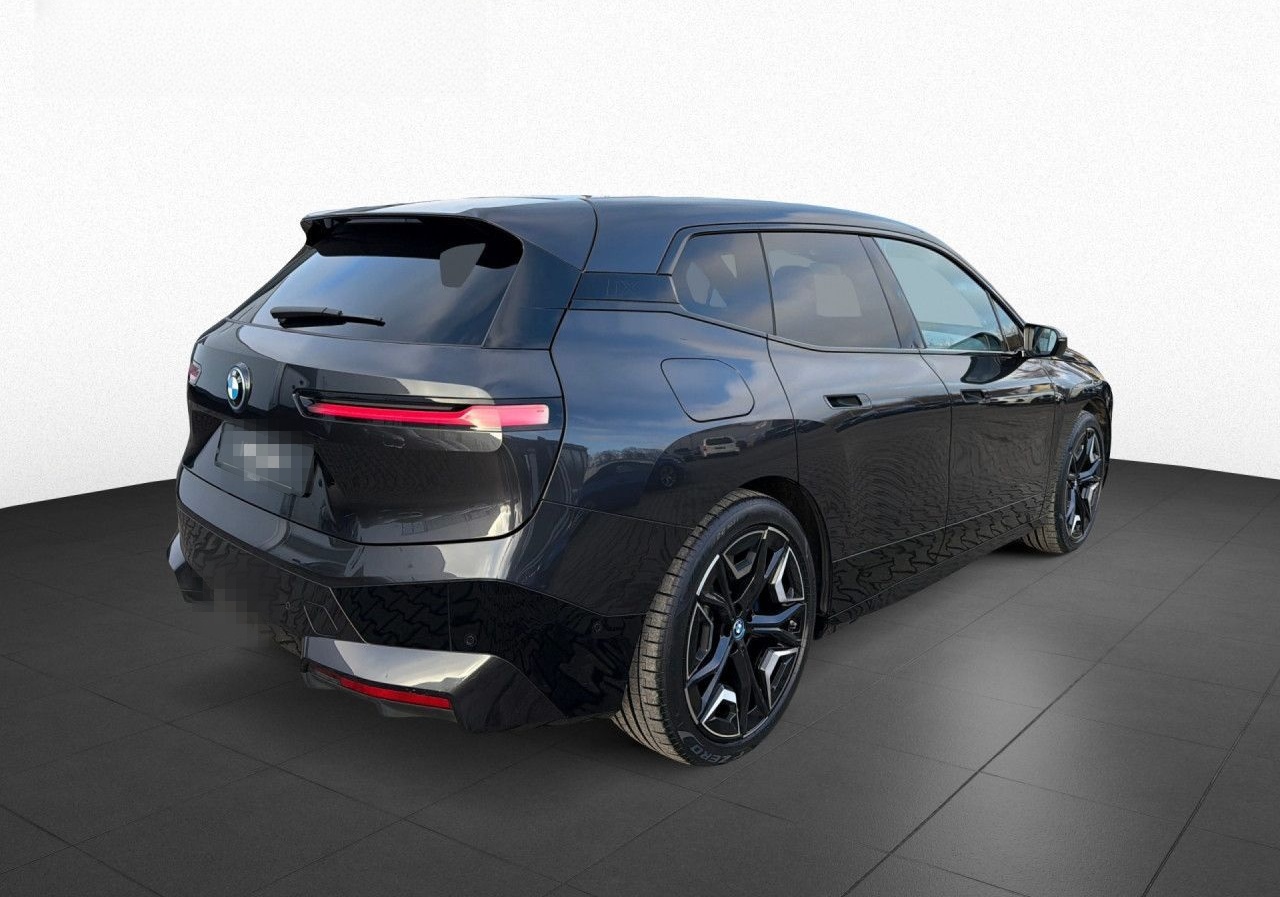 BMW iX xDrive40 Sport Pano SiHz LASER Harman DrAssPr foto 9