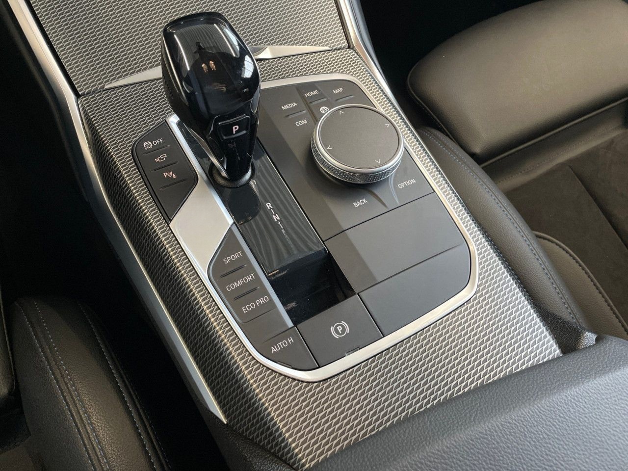 BMW 320dA Lim M SPORT LivePro,Laser,360°,HUD,Alu19 foto 15
