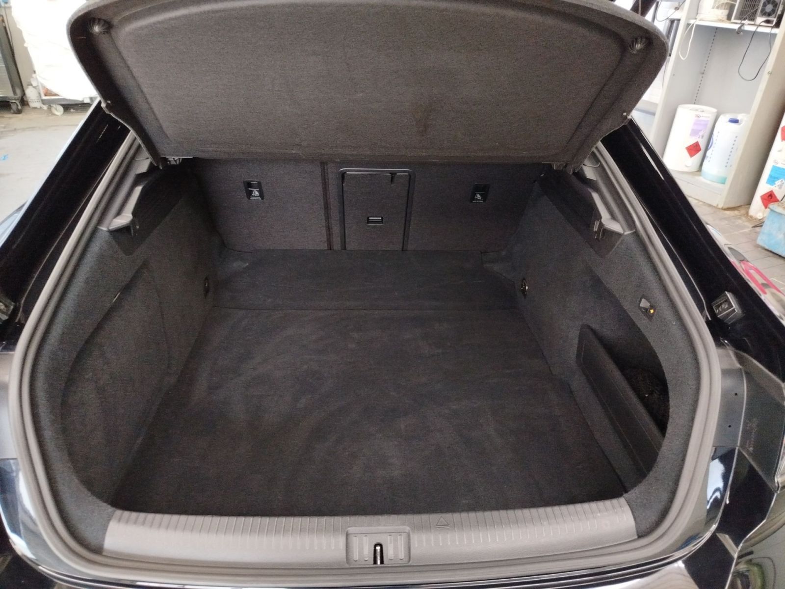 Volkswagen Arteon R 2.0 TSI DSG 4M LED AHK HUD KAM LEDER foto 6