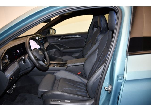Volkswagen Passat Variant 1.5 eTSI Hybrid DSG R-Line Matrix foto 4