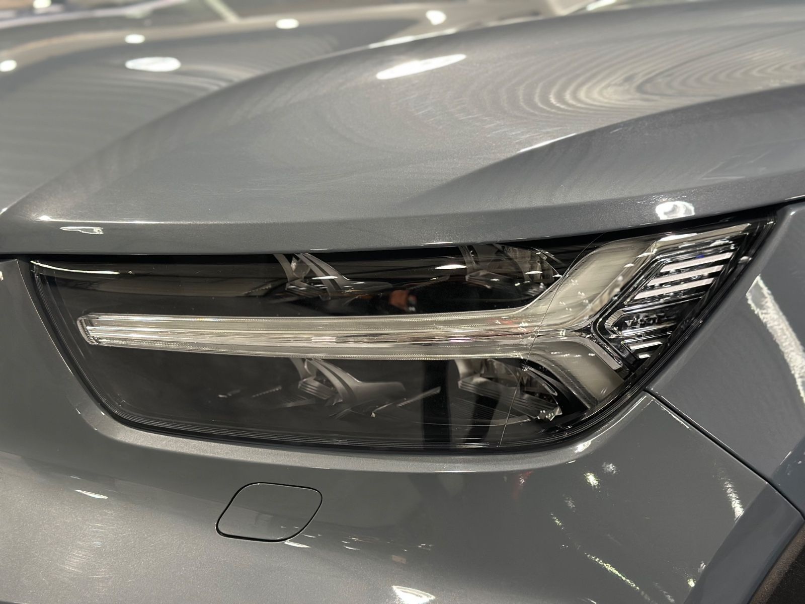 Volvo XC40 D3 Momentum Pro Geartronic S-HE/NAV/AHK/R-C foto 12