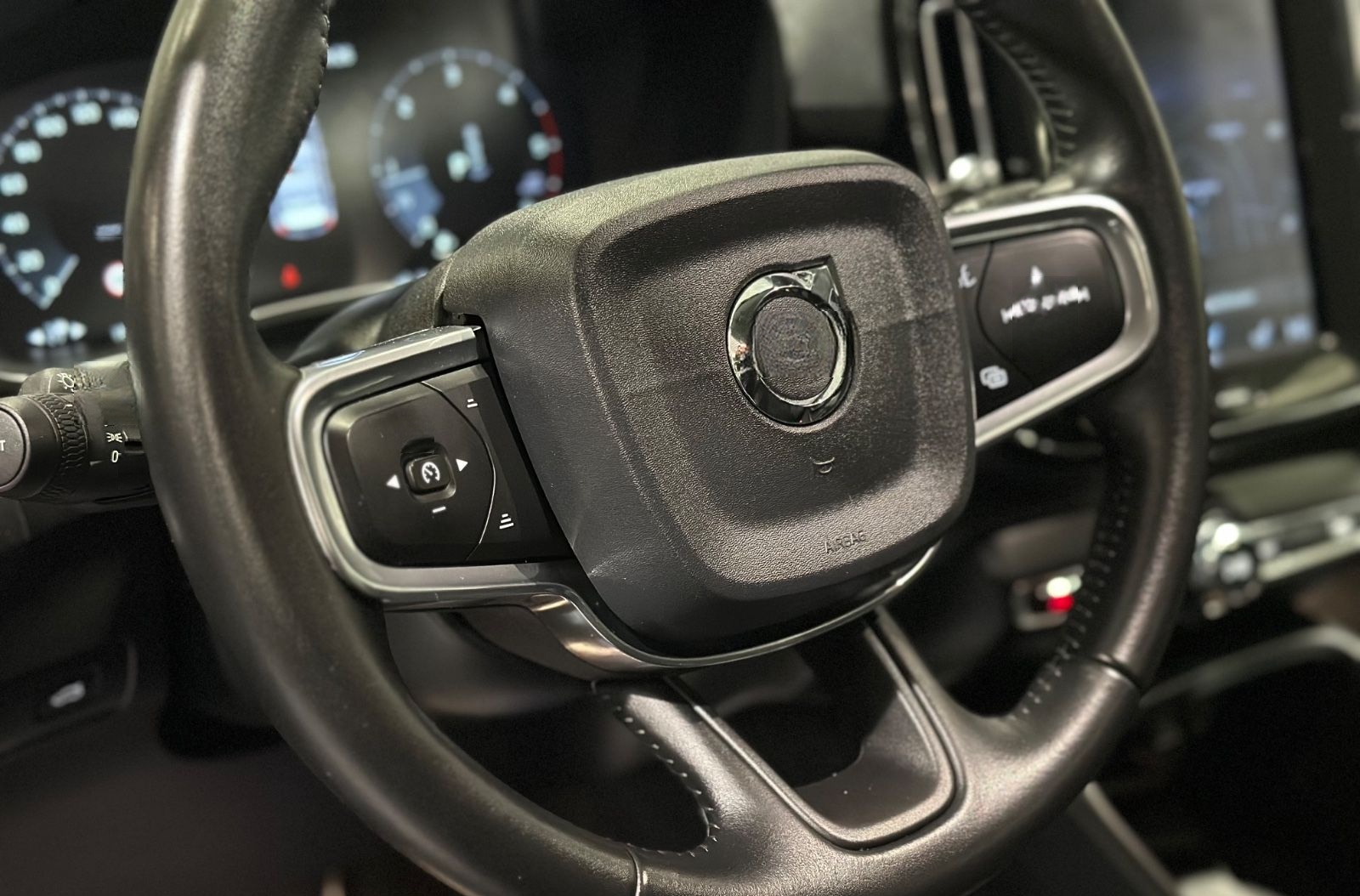 Volvo XC40 D3 Momentum Pro Geartronic S-HE/NAV/AHK/R-C foto 15