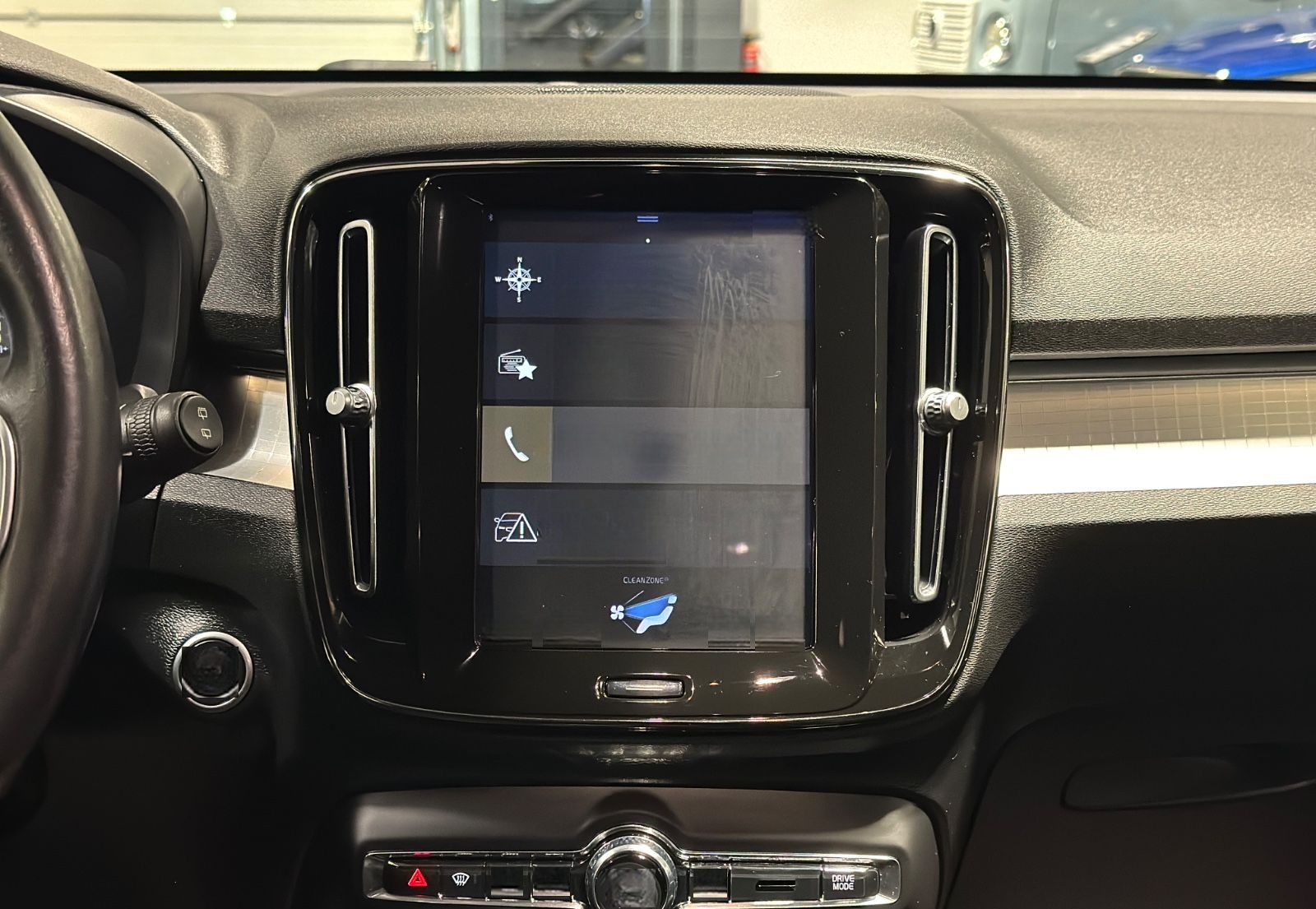 Volvo XC40 D3 Momentum Pro Geartronic S-HE/NAV/AHK/R-C foto 18