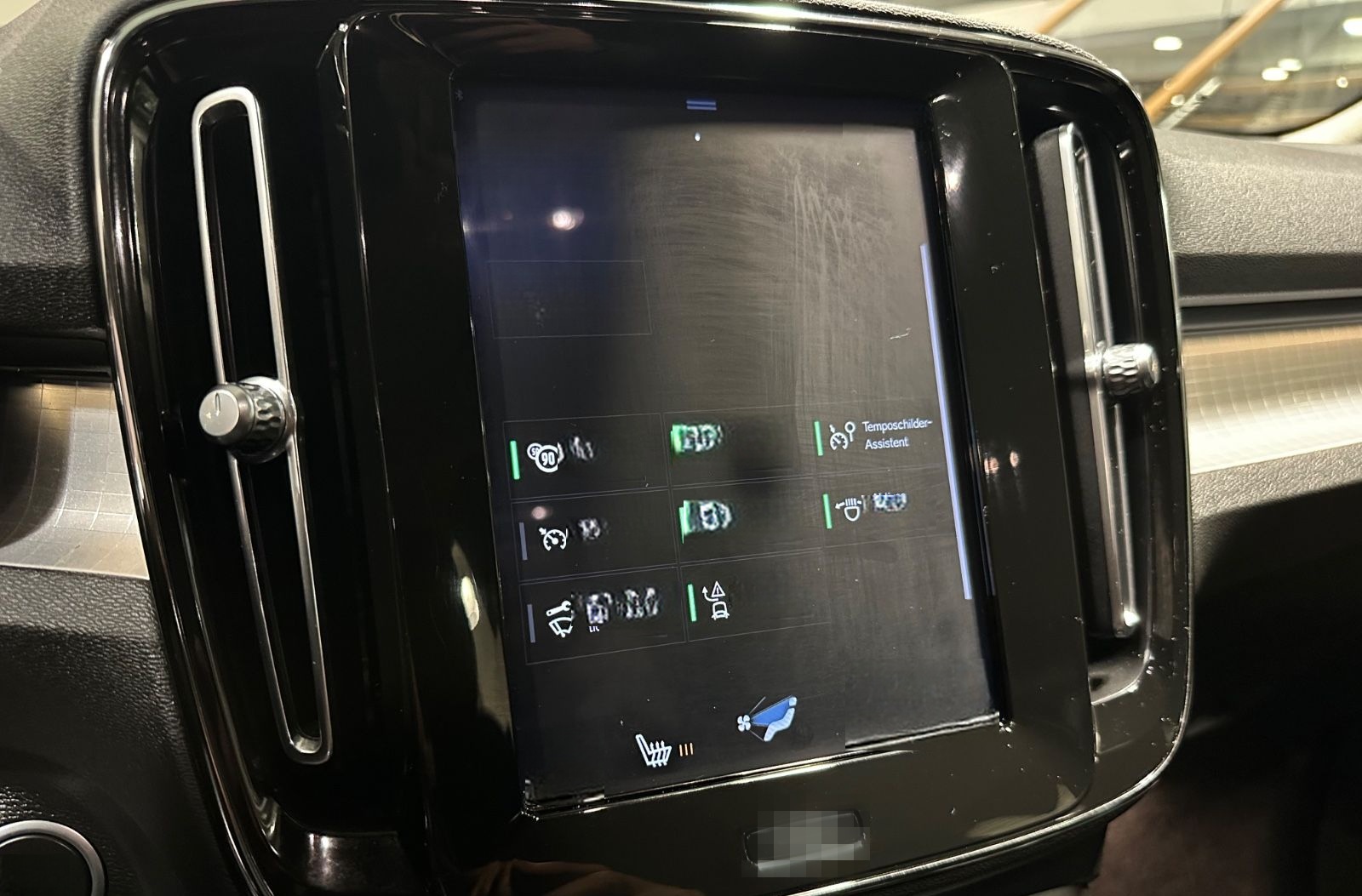 Volvo XC40 D3 Momentum Pro Geartronic S-HE/NAV/AHK/R-C foto 19