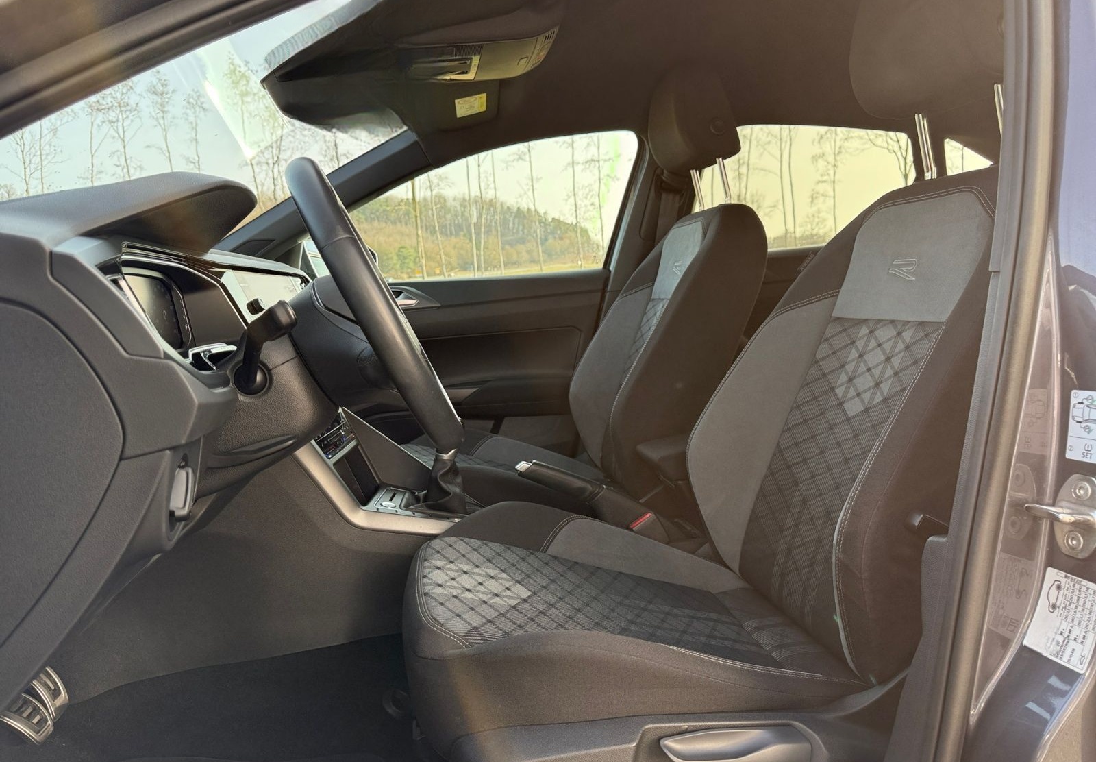 Volkswagen Taigo 1,0 TSI R-Line Navi LED Kamera foto 7