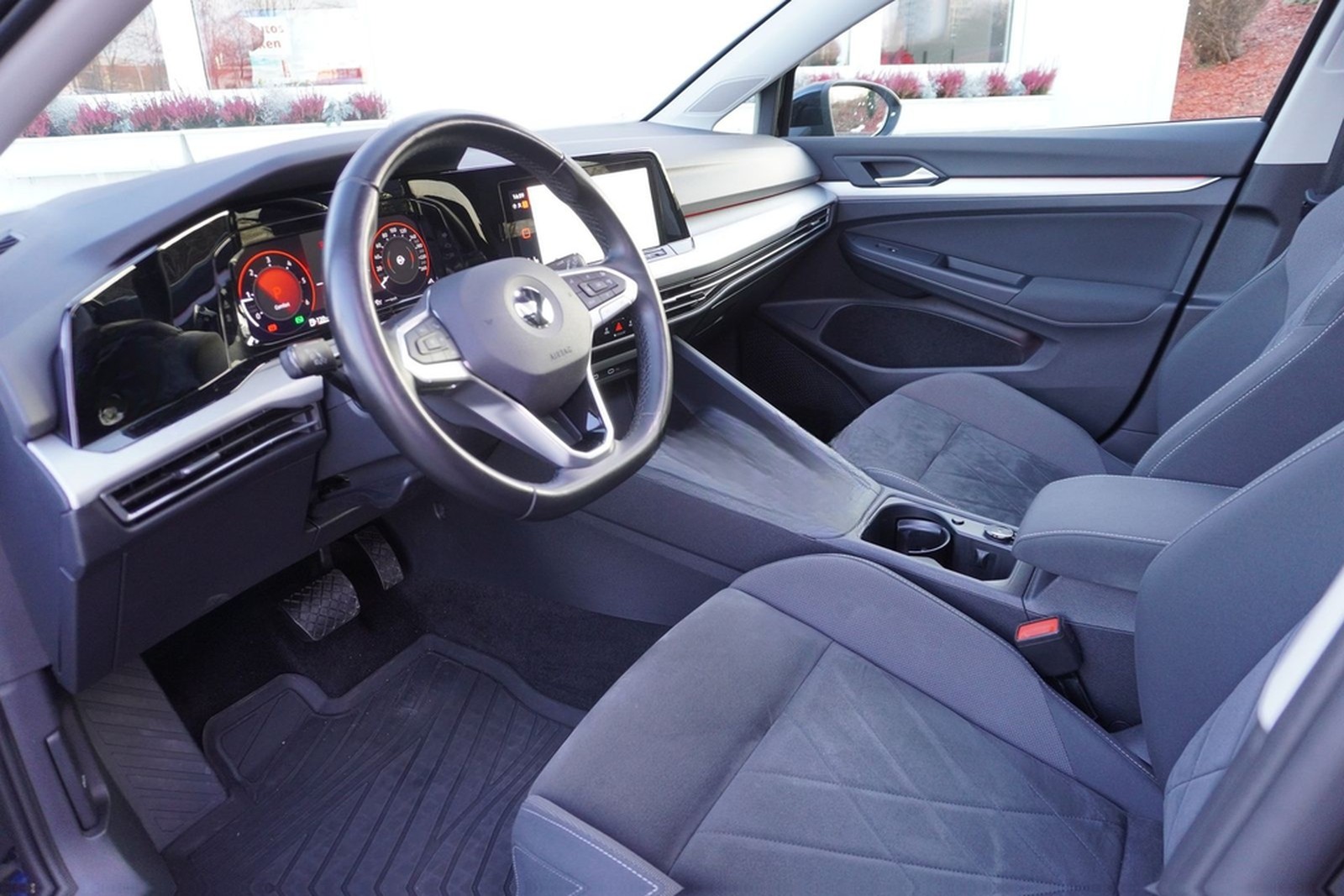 Volkswagen Golf VIII 2.0 TDI DSG  Life LED Navi ACC PDC foto 12