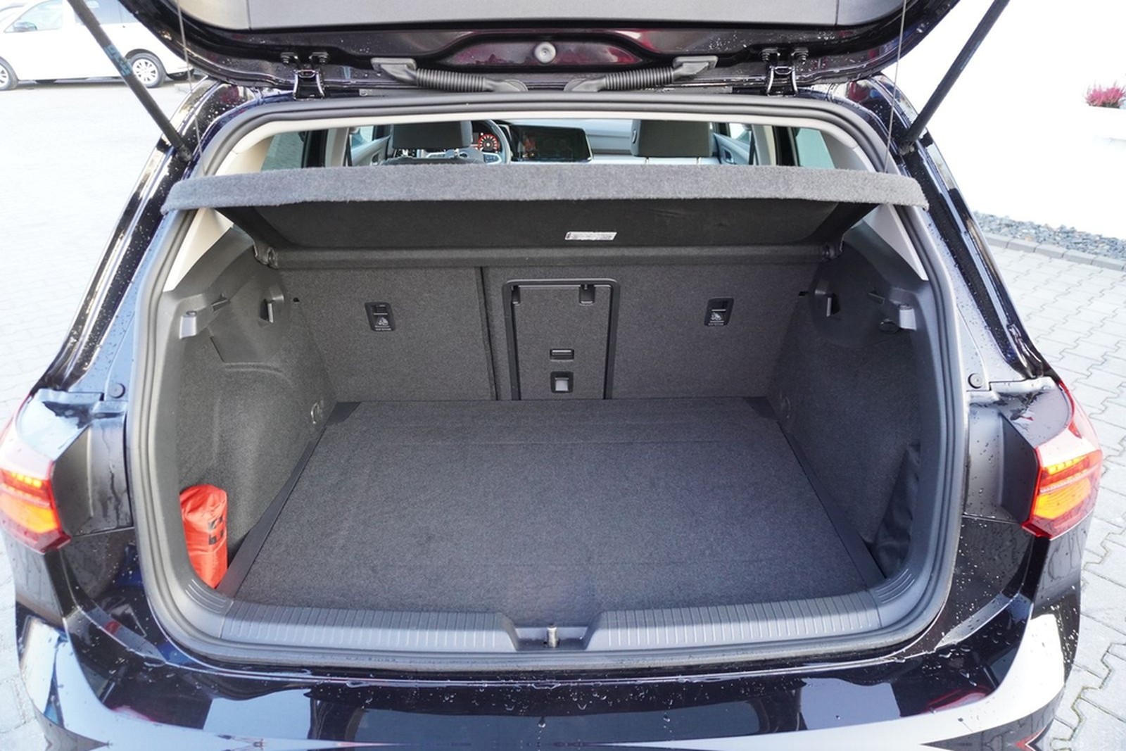 Volkswagen Golf VIII 2.0 TDI DSG  Life LED Navi ACC PDC foto 24