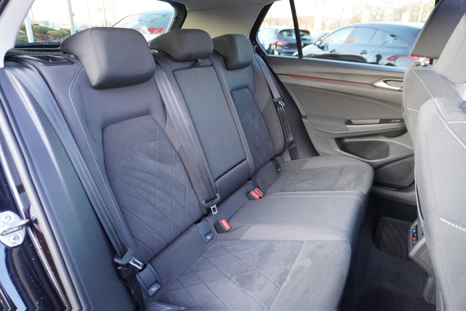Volkswagen Golf VIII 2.0 TDI DSG  Life LED Navi ACC PDC foto 8