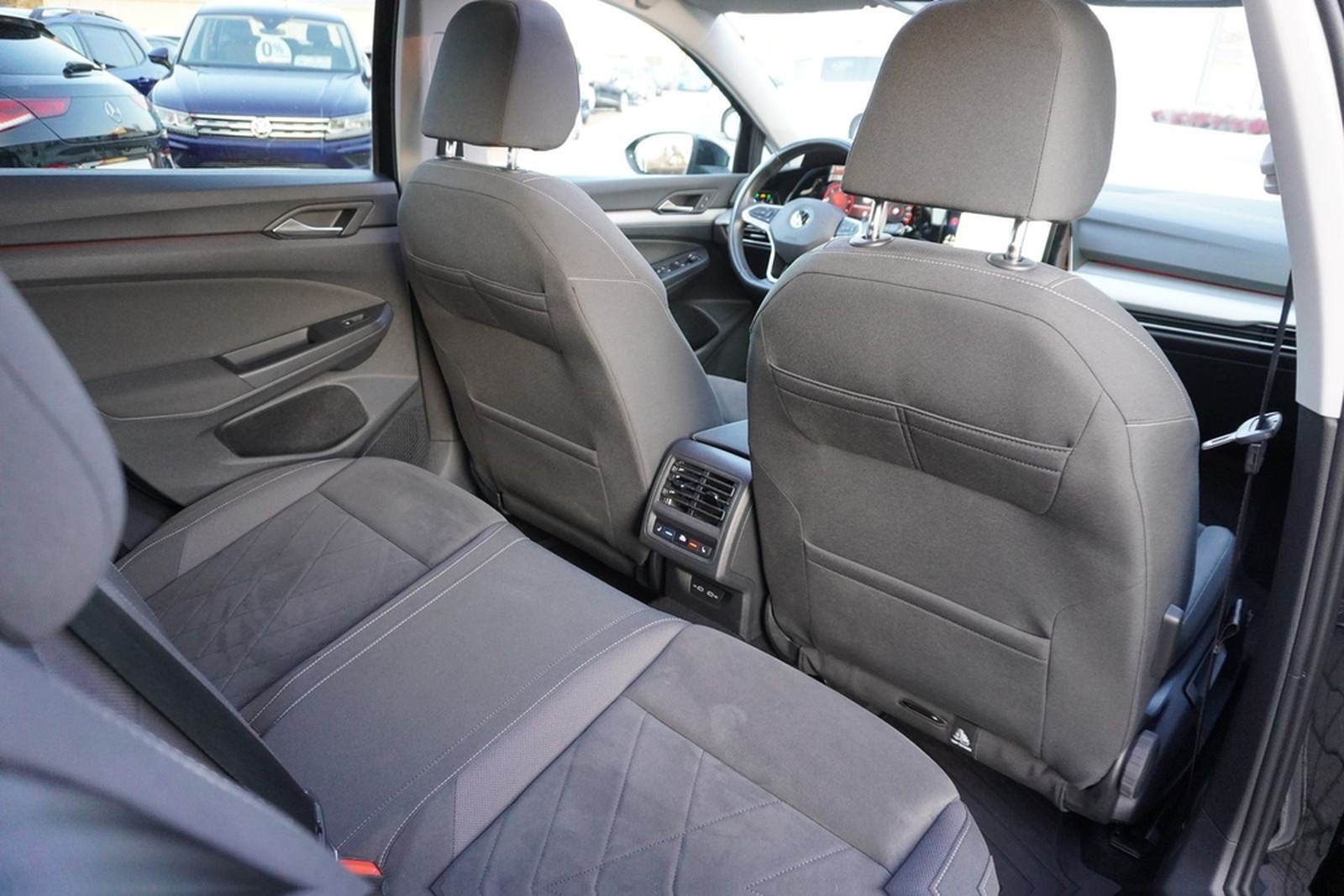 Volkswagen Golf VIII 2.0 TDI DSG  Life LED Navi ACC PDC foto 9