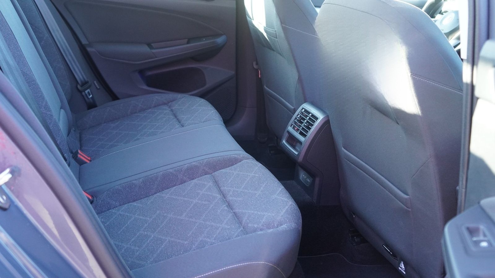 Volkswagen Golf VIII 1.5 TSI Life LED ACC Kamera Navi AHK foto 11